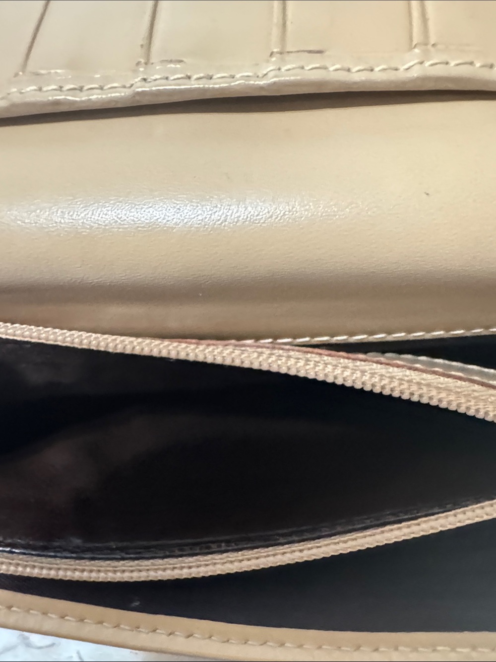 Gucci Jackie Beige Leather long Wallet with Silver-Tone piston lock in box - Picture 11 of 12